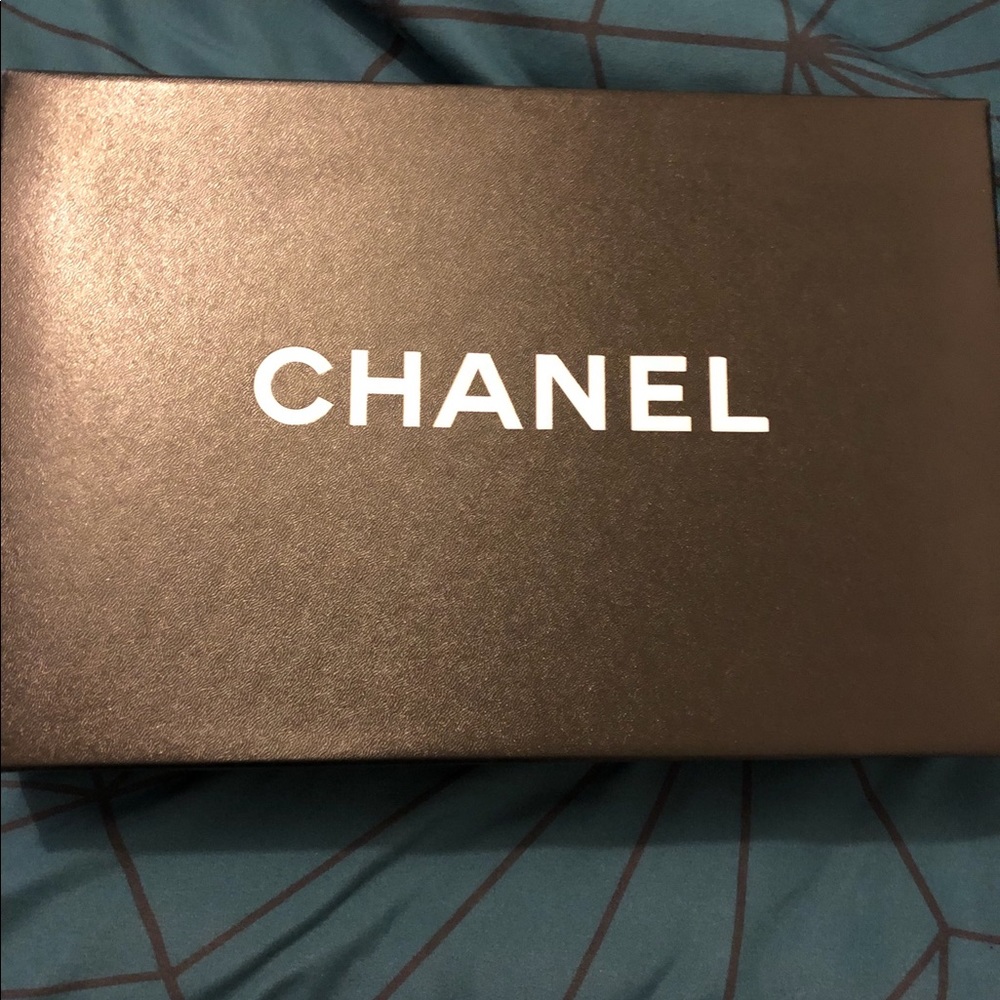 SOLD‼️ Authentic Chanel patent Navy blue envelope - Picture 3 of 5